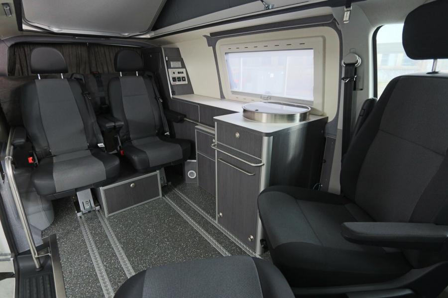 Интерьер Fischer Octo-bus (T6) 2016 года  (фото 10 из 10)